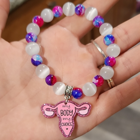 Pro-choice catseye stretch bracelet - Picture 12 of 13